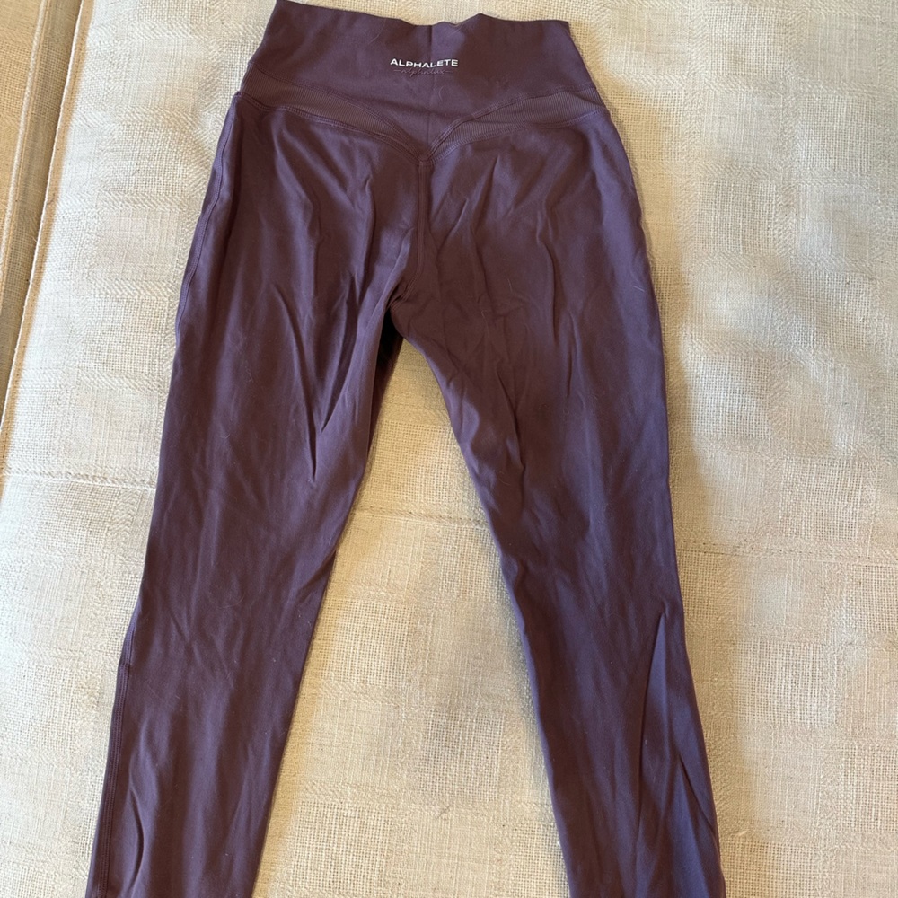 Alphalete gym leggings purple